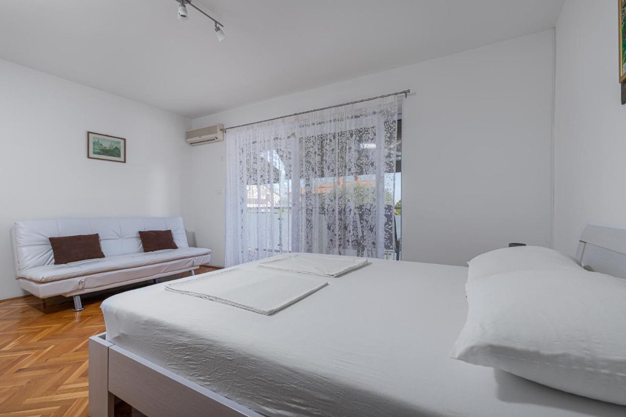 Haus Eva Apartment Novigrad Istria Exterior foto