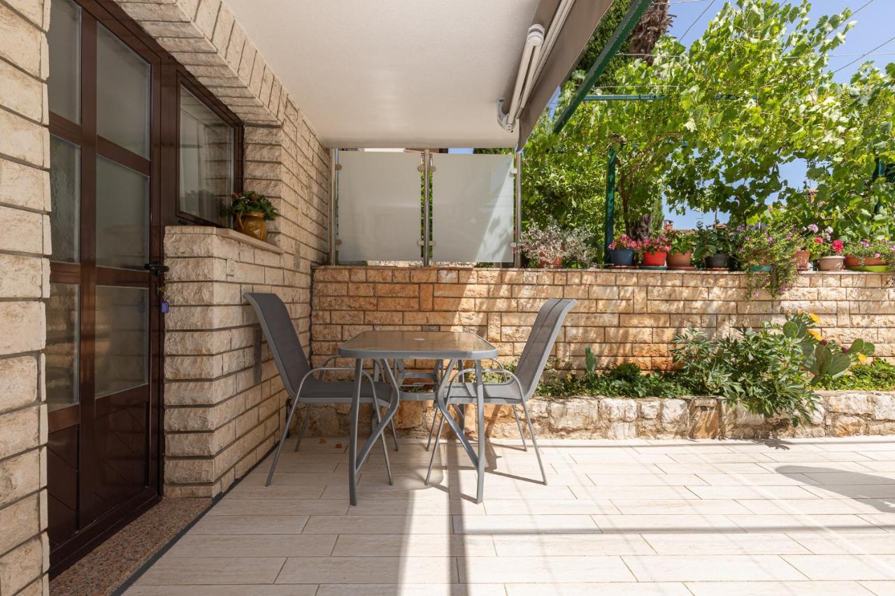 Haus Eva Apartment Novigrad Istria Exterior foto