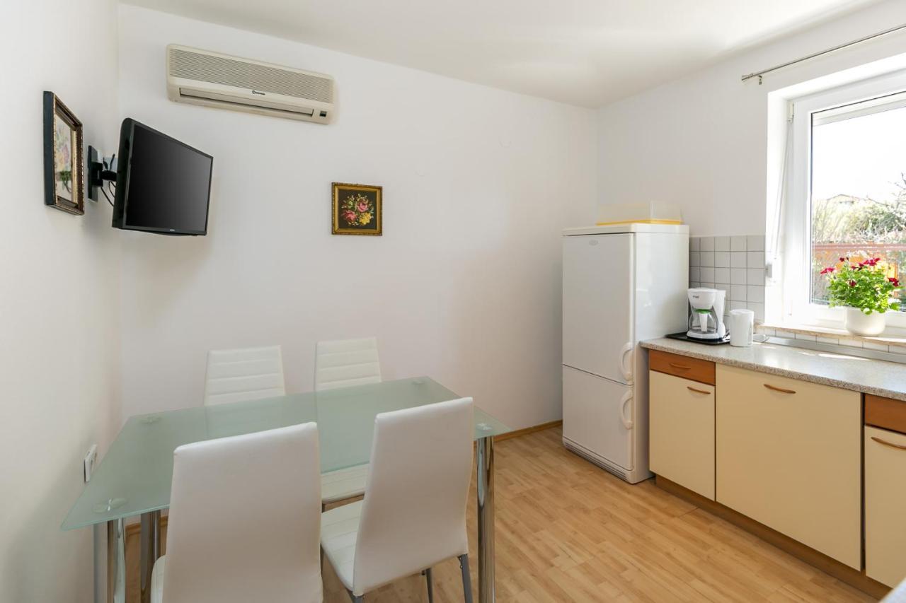 Haus Eva Apartment Novigrad Istria Exterior foto